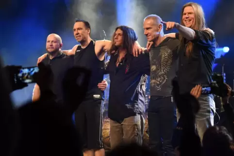 Standbild aus der Konzertaufnahme: (von links) Torsten Reichert, Andreas Lill, Andy Kuntz, Günter Werno und Stephan Lill.
