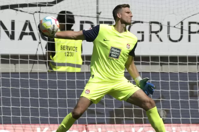 Starker, ruhiger Rückhalt, der auch Geduld ausstrahlt: FCK-Torwart Andreas Luthe. Starker, ruhiger Rückhalt, der auch Geduld ausstrahlt: FCK-Torwart Andreas Luthe.