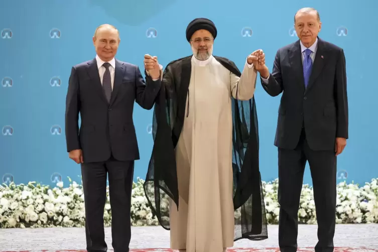 Treffen im Juli in Teheran: Wladimir Putin (von links), Präsident von Russland, Ebrahim Raisi, Präsident des Iran, und Recep Tay