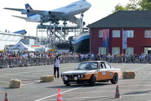 Technik verbindet: BMW 3.0 CSI, Baujahr 1973, 2985 Kubik, 200 PS, von Dieter Hegele/Jochen Extra.