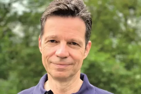 „Sowohl beim Radio als auch auf der Bühne ist das gesprochene Wort mein Metier“, sagt Michael Wirbitzky über sich. 