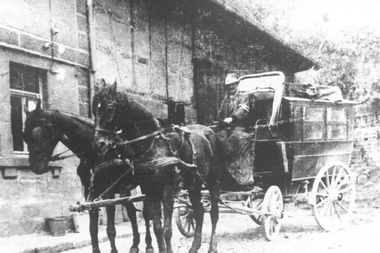 Die Postkutsche in den 1910er Jahren. 