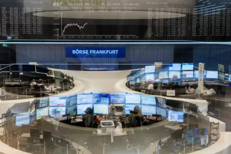 Handelssaal der Frankfurter Börse: Der Deutsche Aktienindex habe die 14.000 Punkte nach einer weiteren starken Handelswoche fest