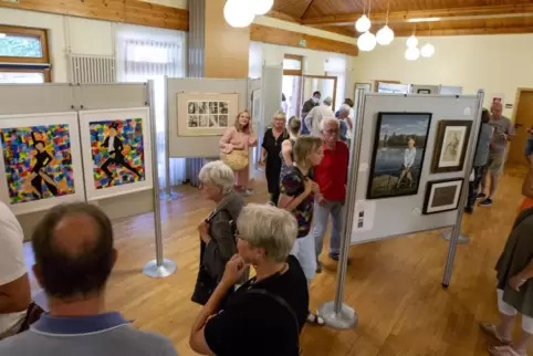 Kleiner Ort, große Kunst: Bei der Ausstellung im Bürgerhaus war viel Abwechslung geboten. 