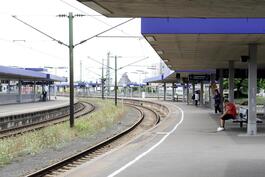 Im Ludwigshafener Hauptbahnhof ist wegen der Personalprobleme im Stellwerk nun manchmal längeres Warten angesagt. 