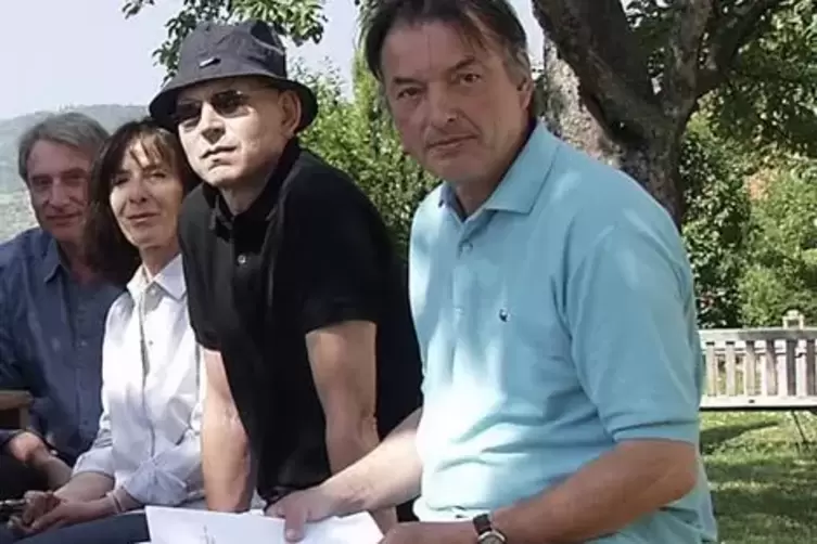 J&uuml;rgen Theobaldy vorne. Im Hintergrund von links: Hans Thill, Leta Semadeni und Antonio Rossi.