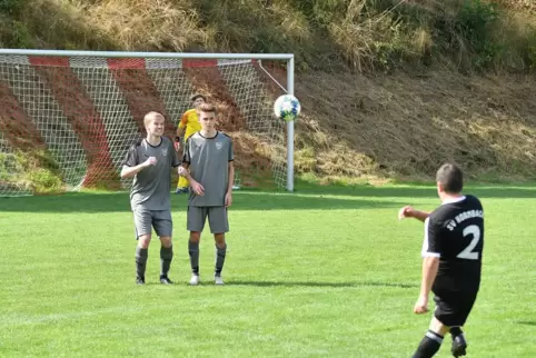 Zur Hornbacher Kerwe gehört natürlich auch spannender Fußball.