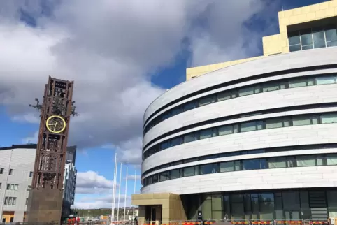 Das neue kreisrunde Rathaus von Kiruna ist bereits im neuen Zentrum eröffnet worden.