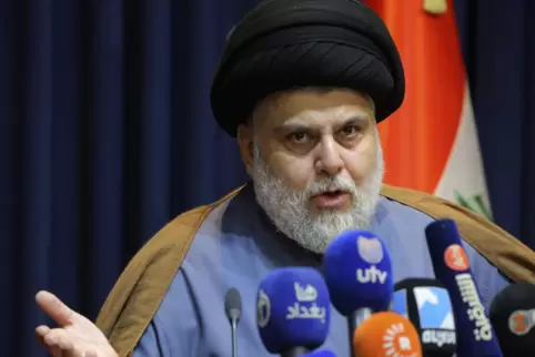 Muktada al-Sadr ließ seine Anhänger zeitweise das irakische Parlament besetzen.
