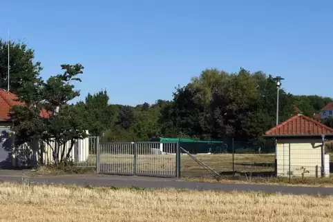 In der Nähe des Grundlosen Brunnens befindet sich eine unterirdische Anlage mit einem Netzpuffer. In der Nähe des Grundlosen Brunnens befindet sich eine unterirdische Anlage mit einem Netzpuffer.