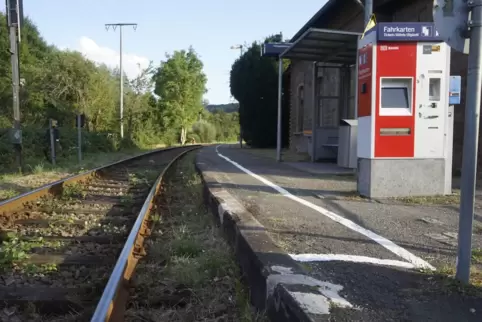Wird saniert: der Bahnhof in Lohnweiler. 