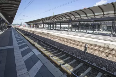 Der 77-Jährige verletzte sich bei dem Sturz am Kopf. 