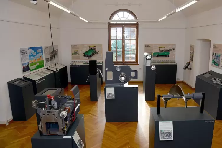 An der Dokumentation der Straßengeschichte im Straßenmuseum hat Klaus Noll einen großen Anteil. 
