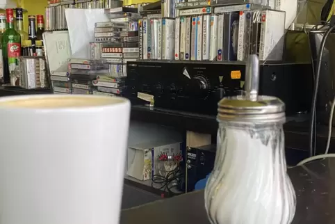 Unzählige Kassetten im Baader-Café.