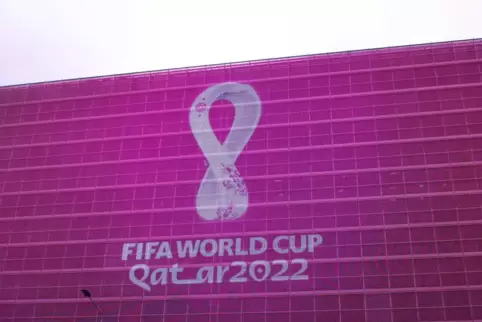 Am 20. November startet die Fußball-WM in Katar. Das Gastgeberland ist umstritten auch wegen seines Umgangs mit Menschenrechten.
