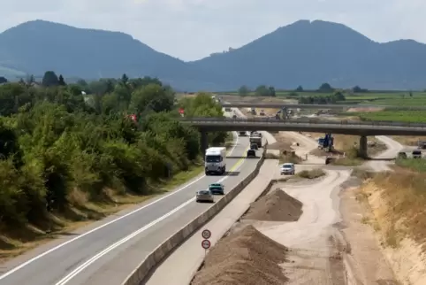 Großprojekt Ausbau der B 10 bei Landau auf vier Streifen: Gebaut werden soll hier bis 2026. 