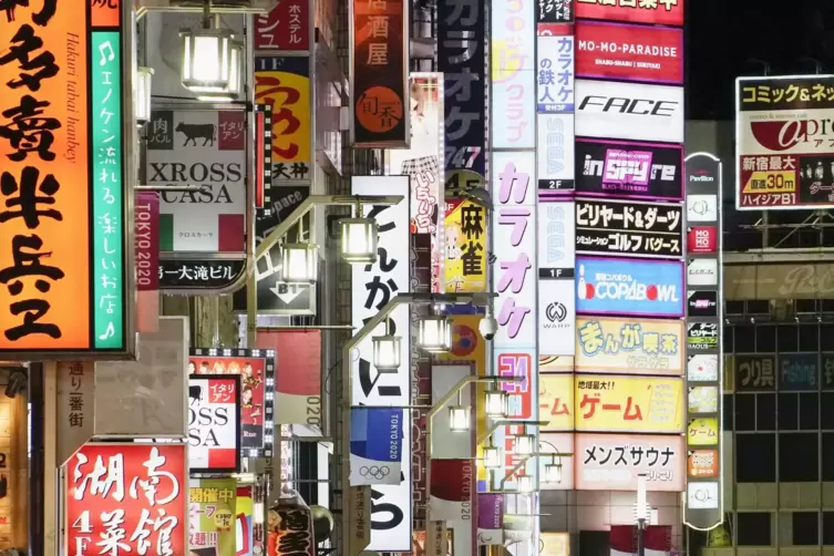 Wo viel Alkohol konsumiert wird: das Unterhaltungsviertel Kabukicho im Tokioter Stadtteil Shinjuku. 