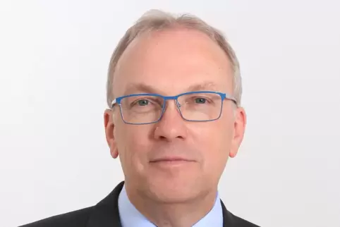 Der St. Wendeler Landrat Udo Recktenwald ist für einen Stopp der einrichtungsbezogenen Impfpflicht. 