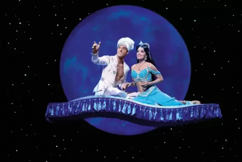Märchenhaft: Die Musical-Darsteller Philipp Büttner als Aladdin und Nienke Latten als Jasmin bei einer Probe für das Disney-Musi