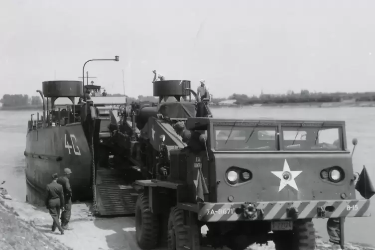 Mit der M65 &ndash; &bdquo;Atomic Annie&ldquo; genannt &ndash; sollten von H&uuml;tschenhausen aus Granaten auf den Truppen&uuml;bungsplatz Baumholder abgeschosse