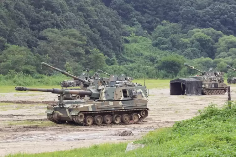 Militärmanöver: K-9 Panzerhaubitzen der südkoreanischen Armee in Paju, nahe der Grenze zu Nordkorea.