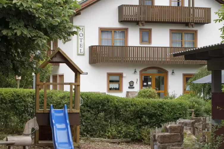 Für Kinder bietet das Hotel und Landgasthaus Pfeifertal einen Spielplatz.