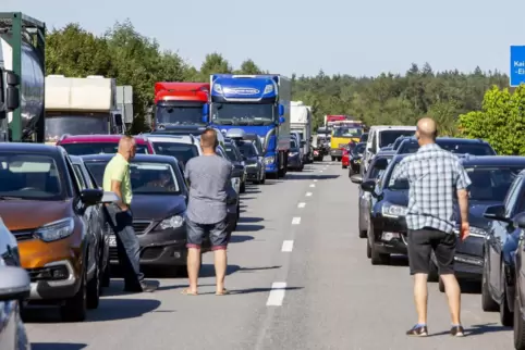 Frust und lange Wartezeiten: Staus sind in der Ferienzeit an der Tagesordnung. 