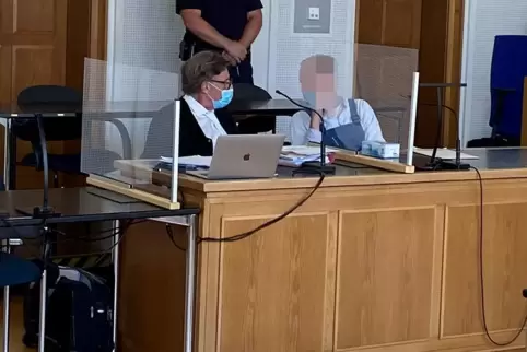 Zwischen Selbstüberhöhung und Kränkung: Ein Gutachter stellte beim Angeklagten ausgeprägte narzisstische Persönlichkeitsmerkmale