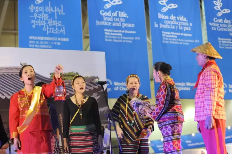 Szenische Darstellung mit Gesang bei der Vollversammlung des Weltkirchenrates in Südkorea. 
