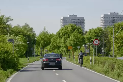 Auf der Wollstraße zwischen Oggersheim und Mundenheim hat sich der medizinische Notfall ereignet. Auf der Wollstraße zwischen Oggersheim und Mundenheim hat sich der medizinische Notfall ereignet.