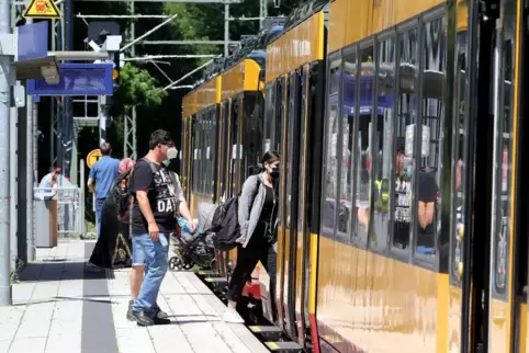 Wegen einer Betriebsstörung können bis auf weiteres keine Stadtbahnen der Linien S51 und S52 zwischen Germersheim und Wörth verk