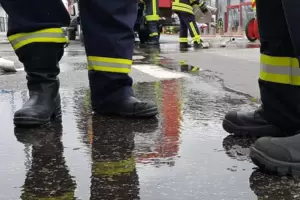 Mit Wassermassen, die in kurzer Zeit vom Himmel prasselten, hatte es auch die Feuerwehr im Westen des Landkreises zu tun. 