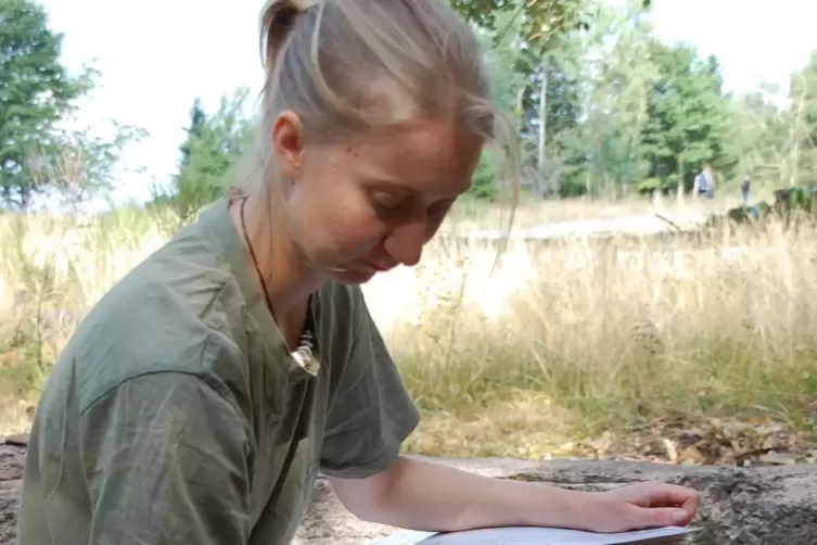 Juliette Brang&eacute;, die Leiterin des Grabungsteams.
