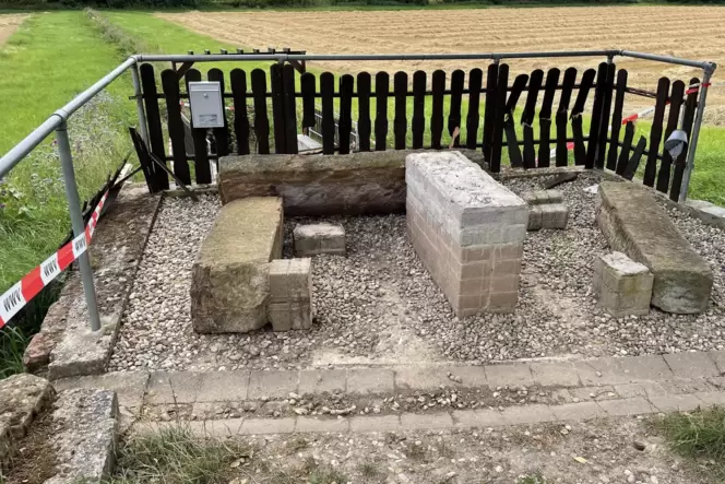Der Fassbrunnen in Freckenfeld war vergangenes Jahr Ziel von Zerstörungswut.
