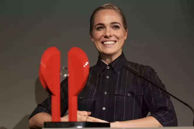 Mit ihrem Preis: Verena Altenberger.