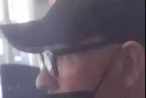 Der Mann, der die EC-Karte der 90-Jährigen gestohlen hat, wurde in der Bank per Video aufgenommen. 