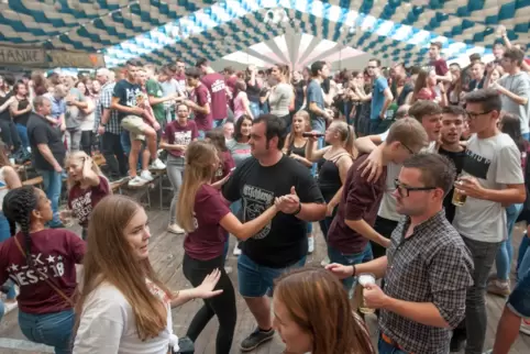 Lange vermisst: Volksfeststimmung beim Messe-Frühschoppen, hier im Jahr 2018.