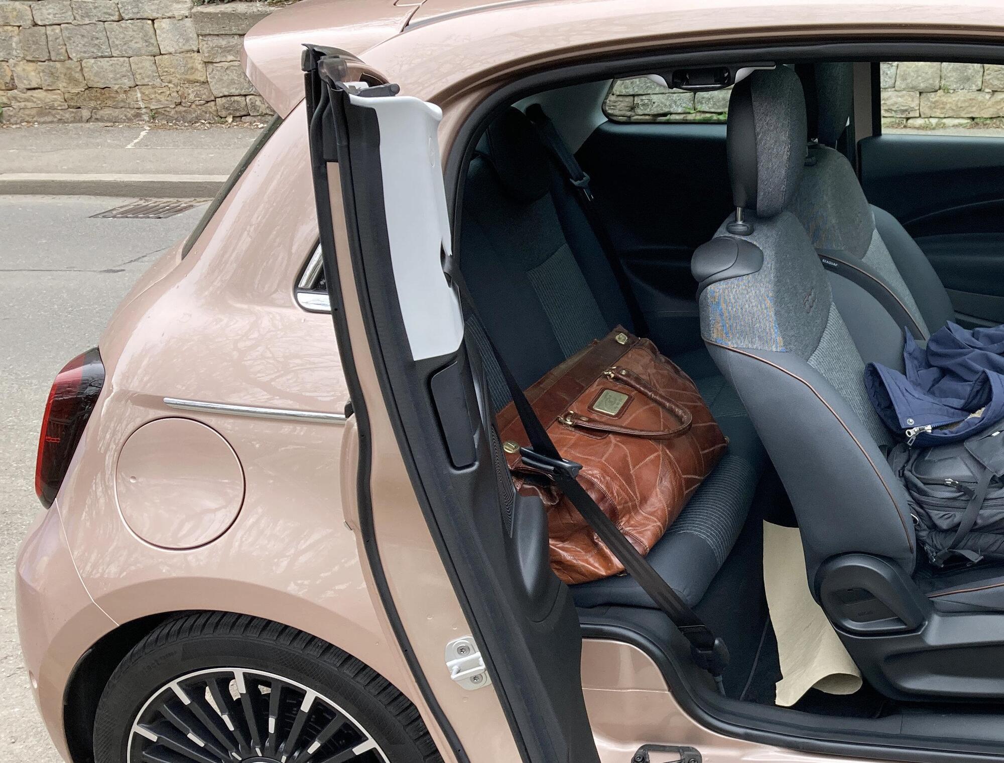 Fiat 500e 3+1: Familientaugliche Elektro-Knutschkugel - Auto-Test - DIE  RHEINPFALZ
