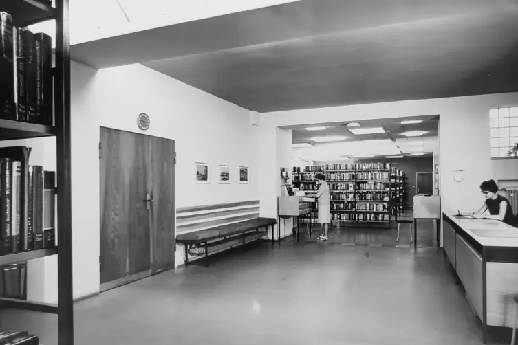 So pr&auml;sentierte sich 1966 die Erwachsenbibliothek. 