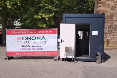 Die Tür an der Corona-Teststation in Bad Bergzabern ist weiterhin geöffnet.