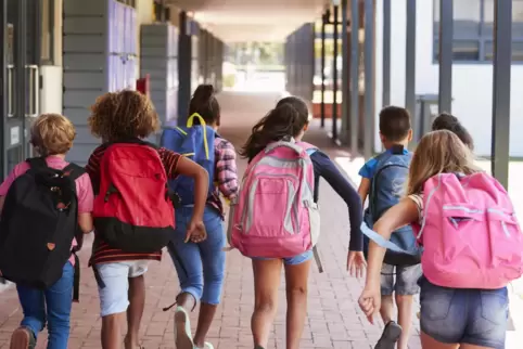 Am Montag startet in Rheinland-Pfalz wieder die Schule – ohne Masken und ohne Corona-Tests. Am Montag startet in Rheinland-Pfalz wieder die Schule – ohne Masken und ohne Corona-Tests.