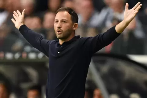 Ratlos bei der Klatsche in Frankfurt: RB-Trainer Domenico Tedesco. 