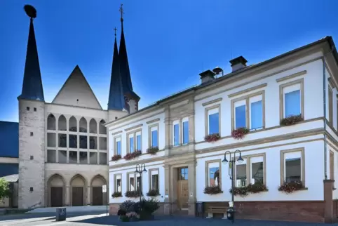 Für den Platz vor der Ortsverwaltung sind schon Vorarbeiten erfolgt. Aber noch ist unklar, ob das Mahnmal tatsächlich hier erric