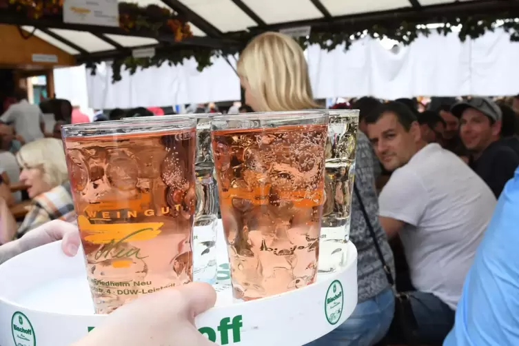 Wie bestellt man im lauten Schubkarchstand?