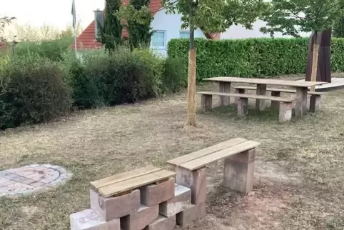  Auf dem Platz wurden Sandsteine verarbeitet. 