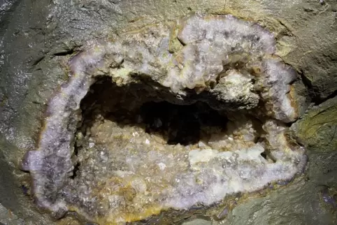 Im Besucherstollen Steinkaulenberg können allerlei Schätze bewundert werden.