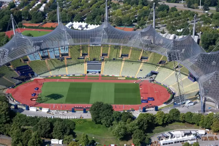 Schauplatz der Olympischen Spiele mit dem markanten Zeltdach: das M&uuml;nchner Olympiastadion. 