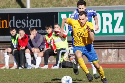 Stürmt in der Bezirksliga erfolgreich für die SG Rockenhausen/Dörnbach: Fabian Schmitt. Am Samstag trifft er auf Weilerbachs Tor