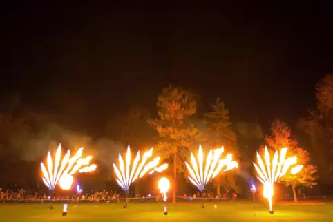 Feuershow mit Bioalkohol. 