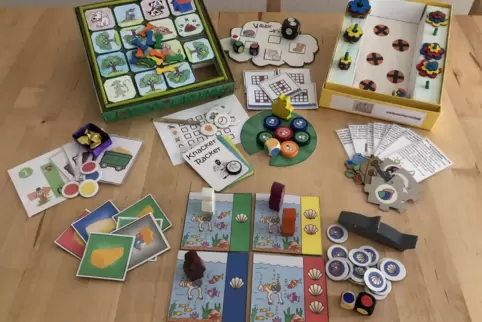 Prototypen zum Ausprobieren bringen die Spieleerfinder Tanja Malinwoski und Marcus Weigel aus Landstuhl am Sonntag mit. 